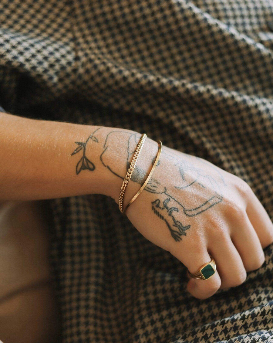 pulsera de cadena de oro con eslabones redondos