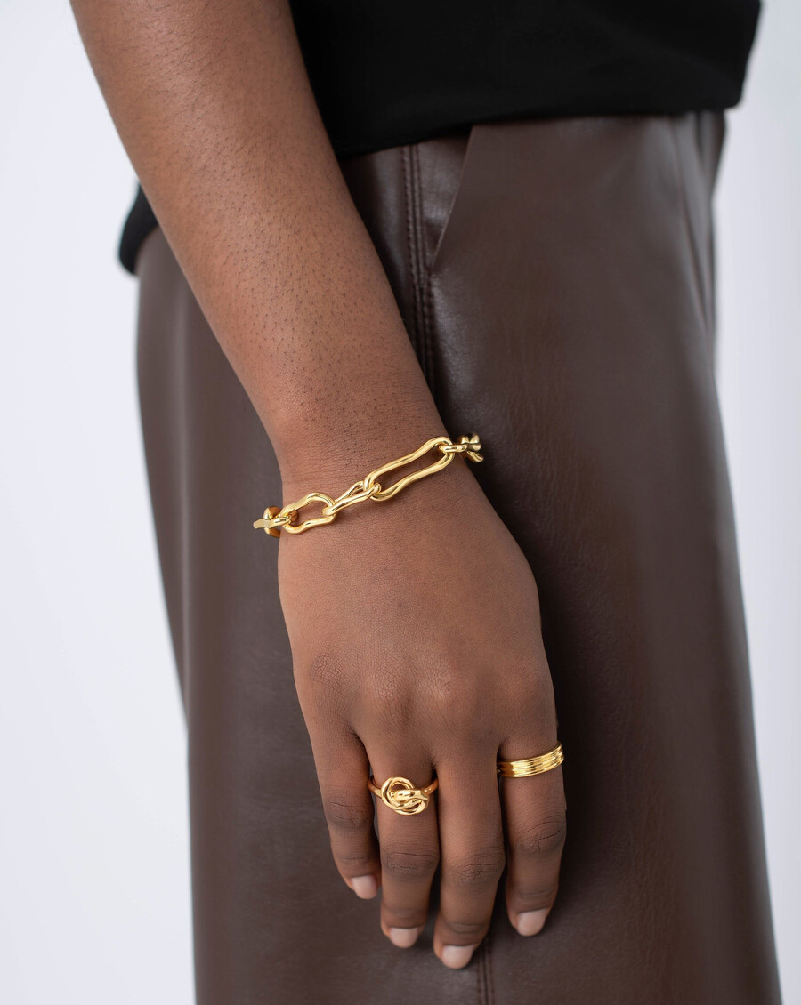 pulsera de cadena infinita retorcida fundida