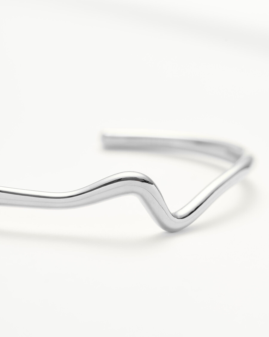 pulsera de plata con ondas fundidas