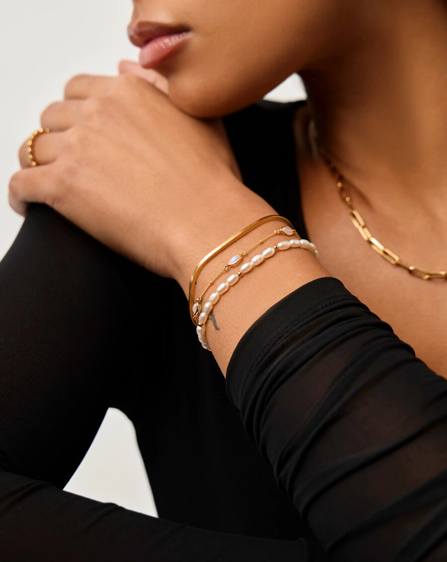 conjunto de triple pulsera de perlas y cadena de serpiente - oro