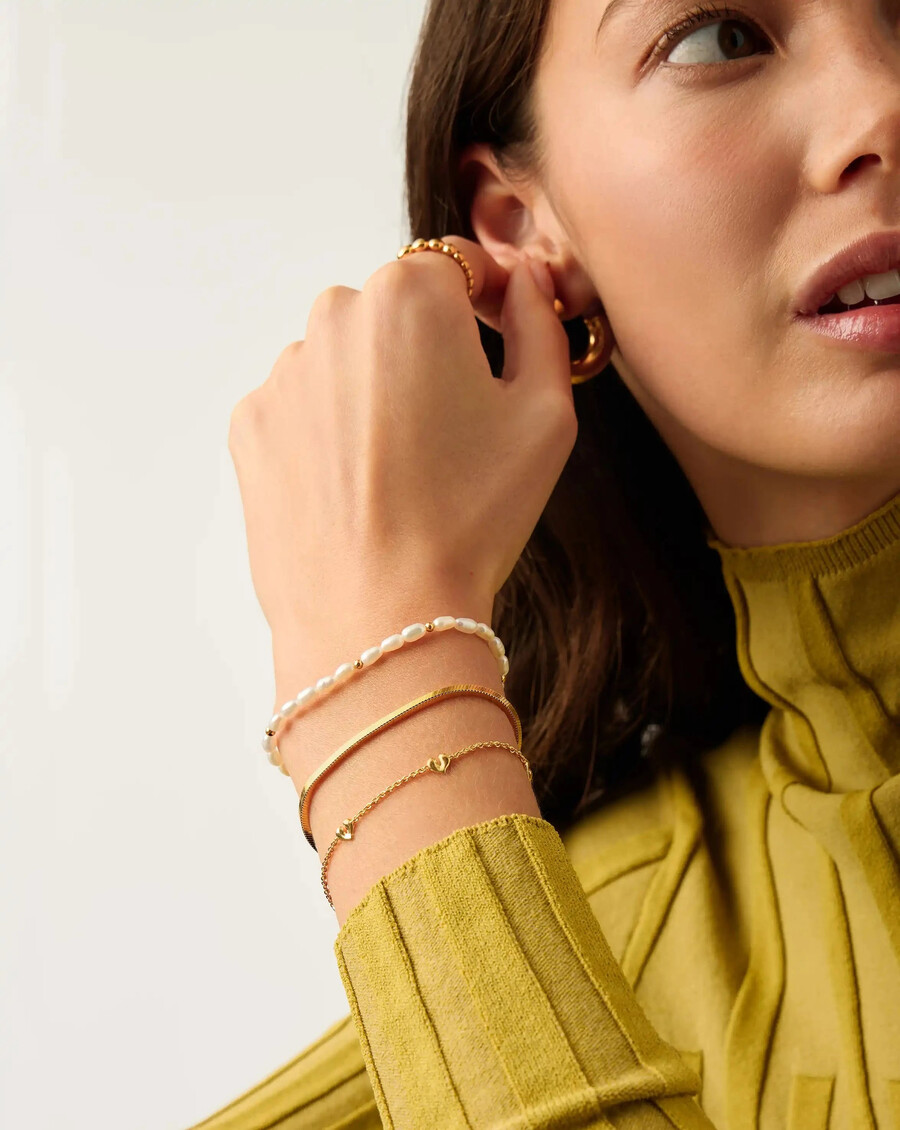 pulsera con mini dijes de corazón fundido