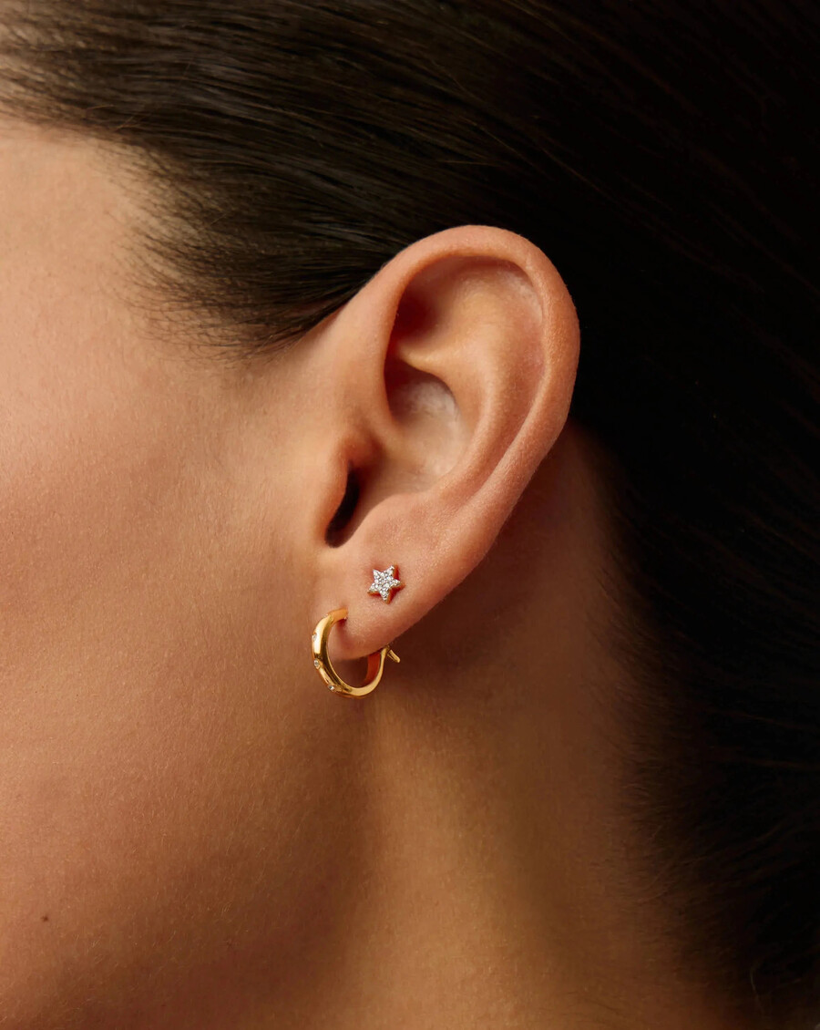 mini pendientes de aro con tachuelas solares