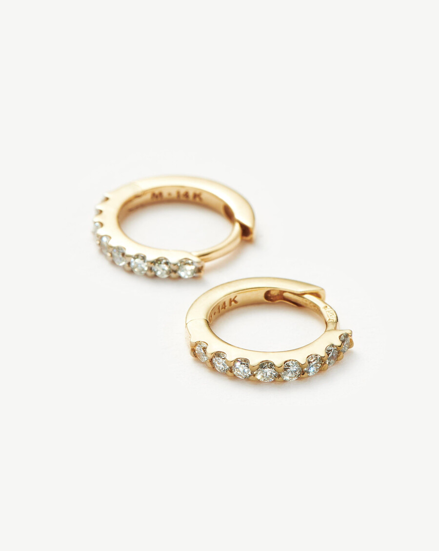 pendientes huggie clásicos de diamantes - oro macizo de 14 kdiamantes