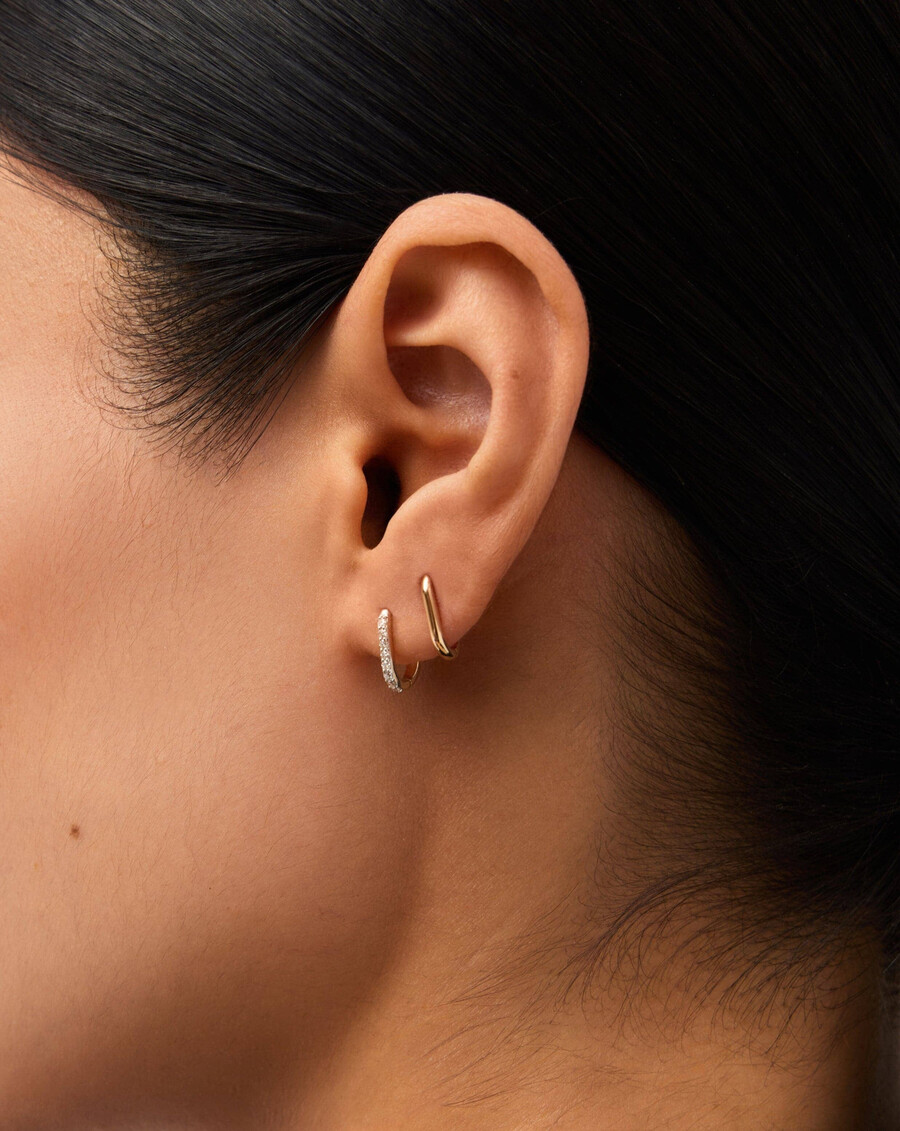 mini aretes de aro ovalados con diamantes en oro macizo de 14 k