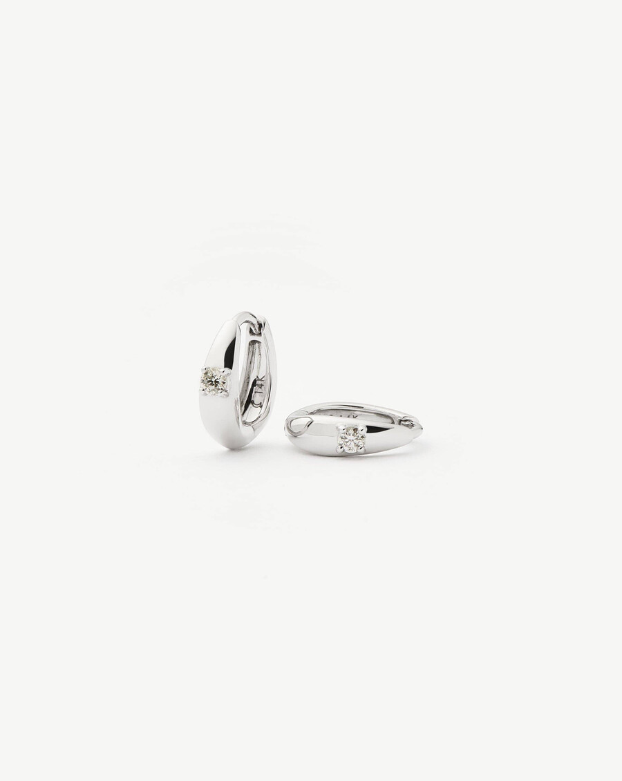 pendientes huggies con cúpula de un solo diamante en oro blanco macizo de 14 k