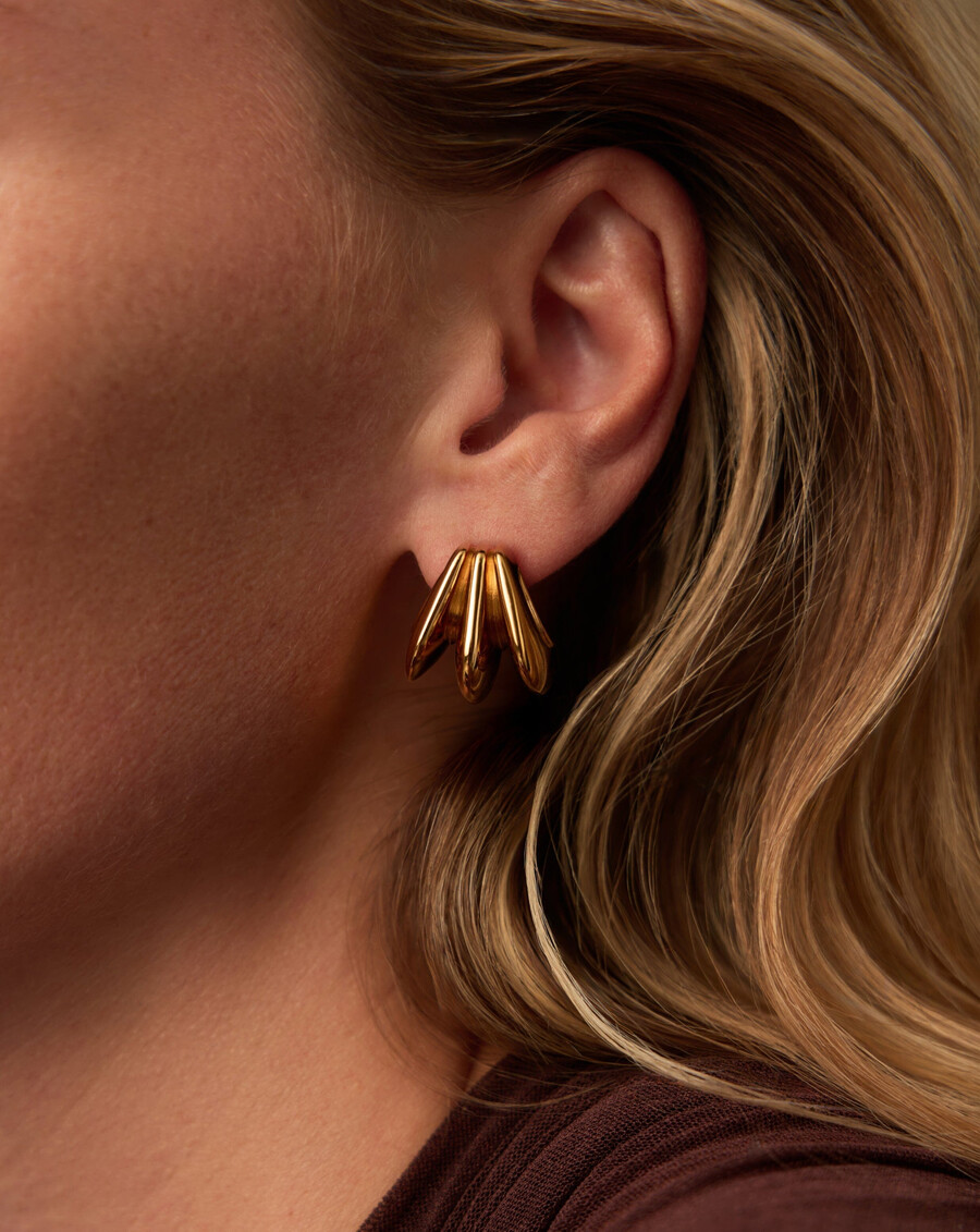 pendientes de aro con triple cresta hera dome