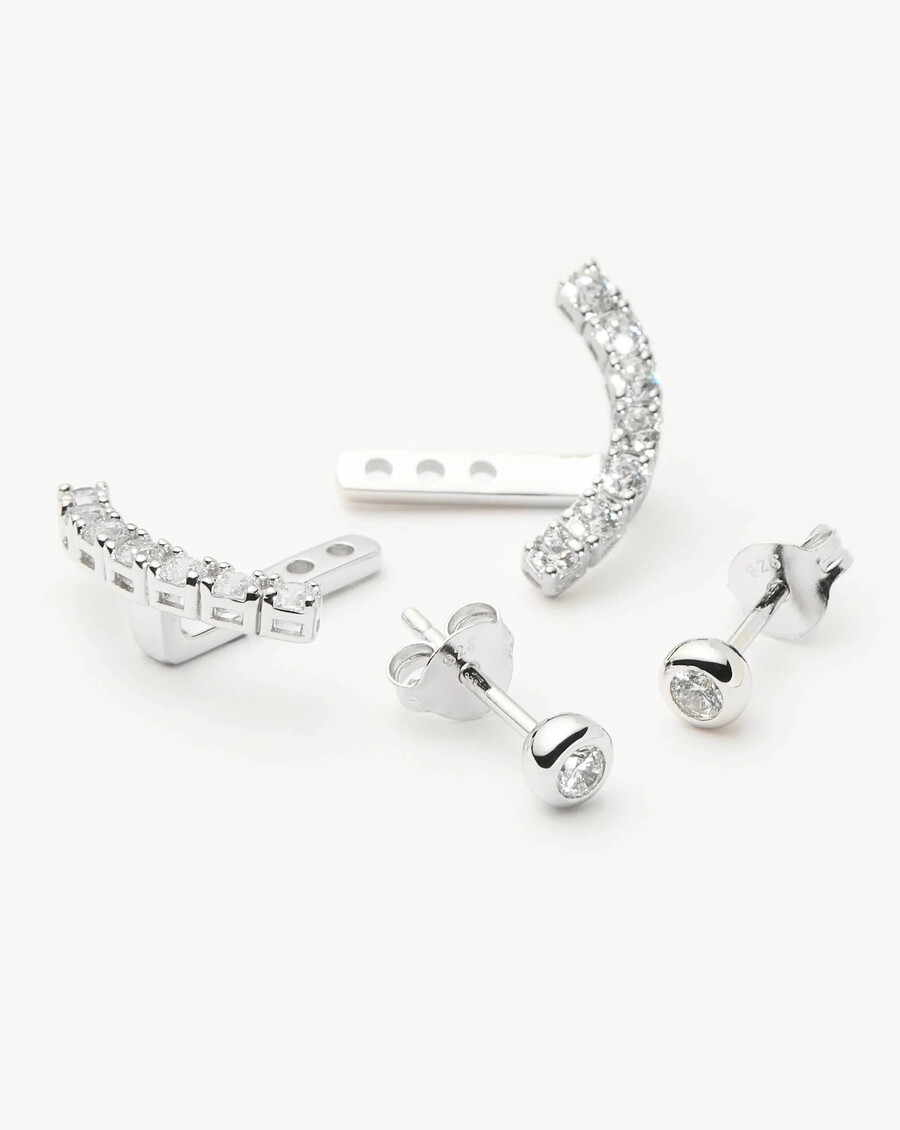pendientes de botón de plata de ley con diseño de chaqueta de tenis - missoma ee. uu.