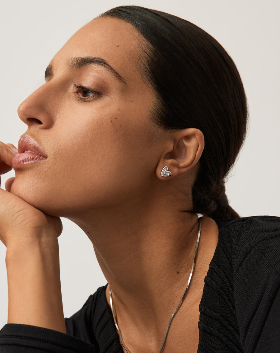 mini aretes de corazón hinchado