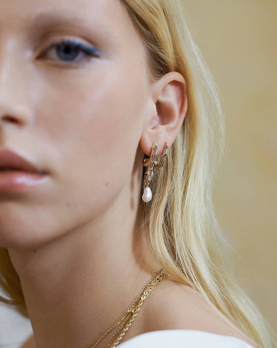 pendientes harris reed de serpiente enroscada en oro macizo de 14 k