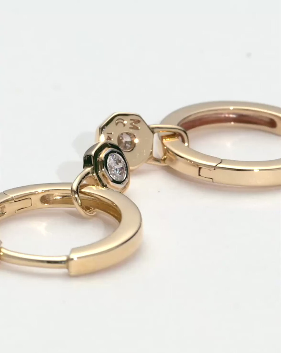pendientes huggie lucy williams de oro macizo de 14 k con diamantes
