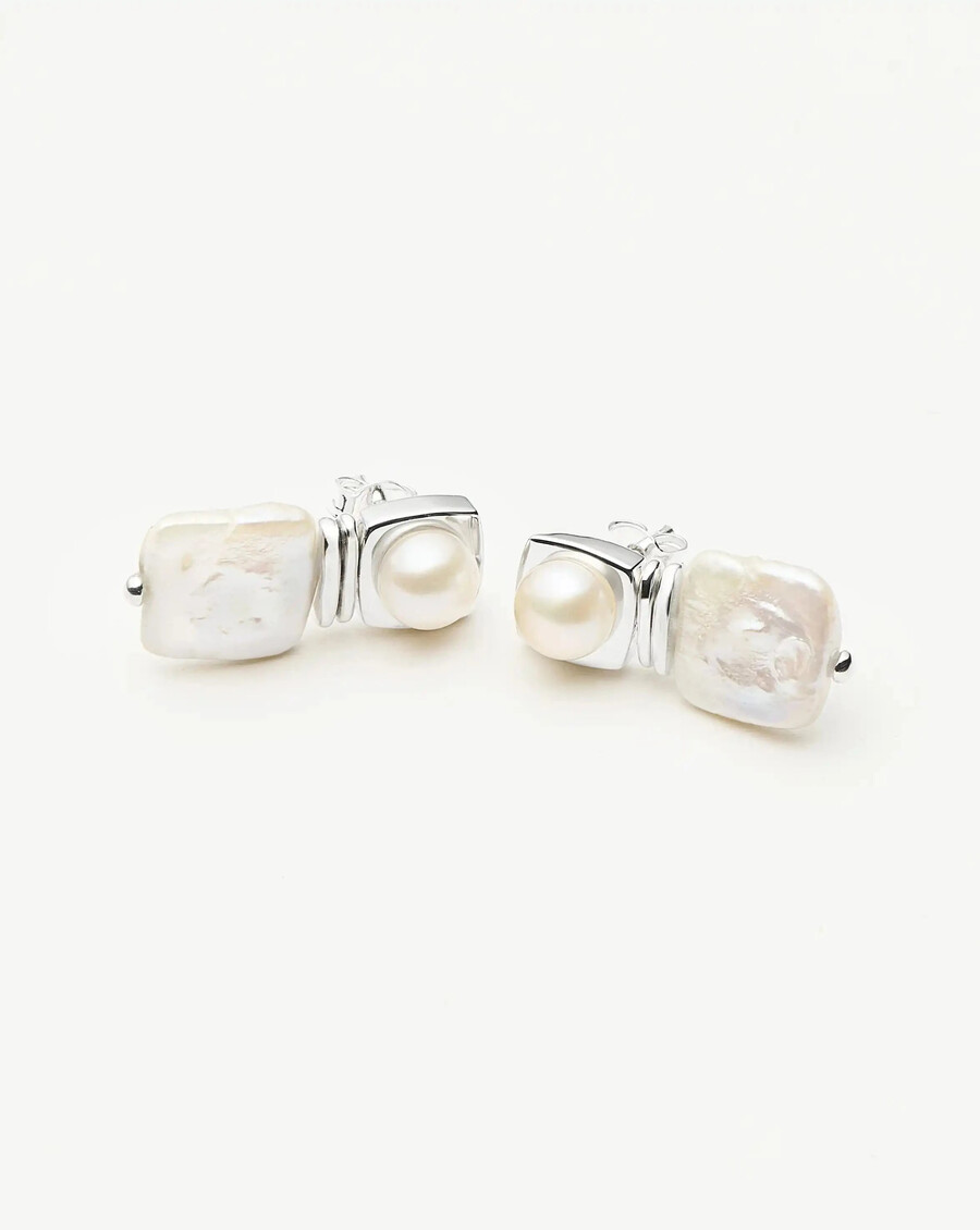 pendientes pequeños de perla cuadrada de plata