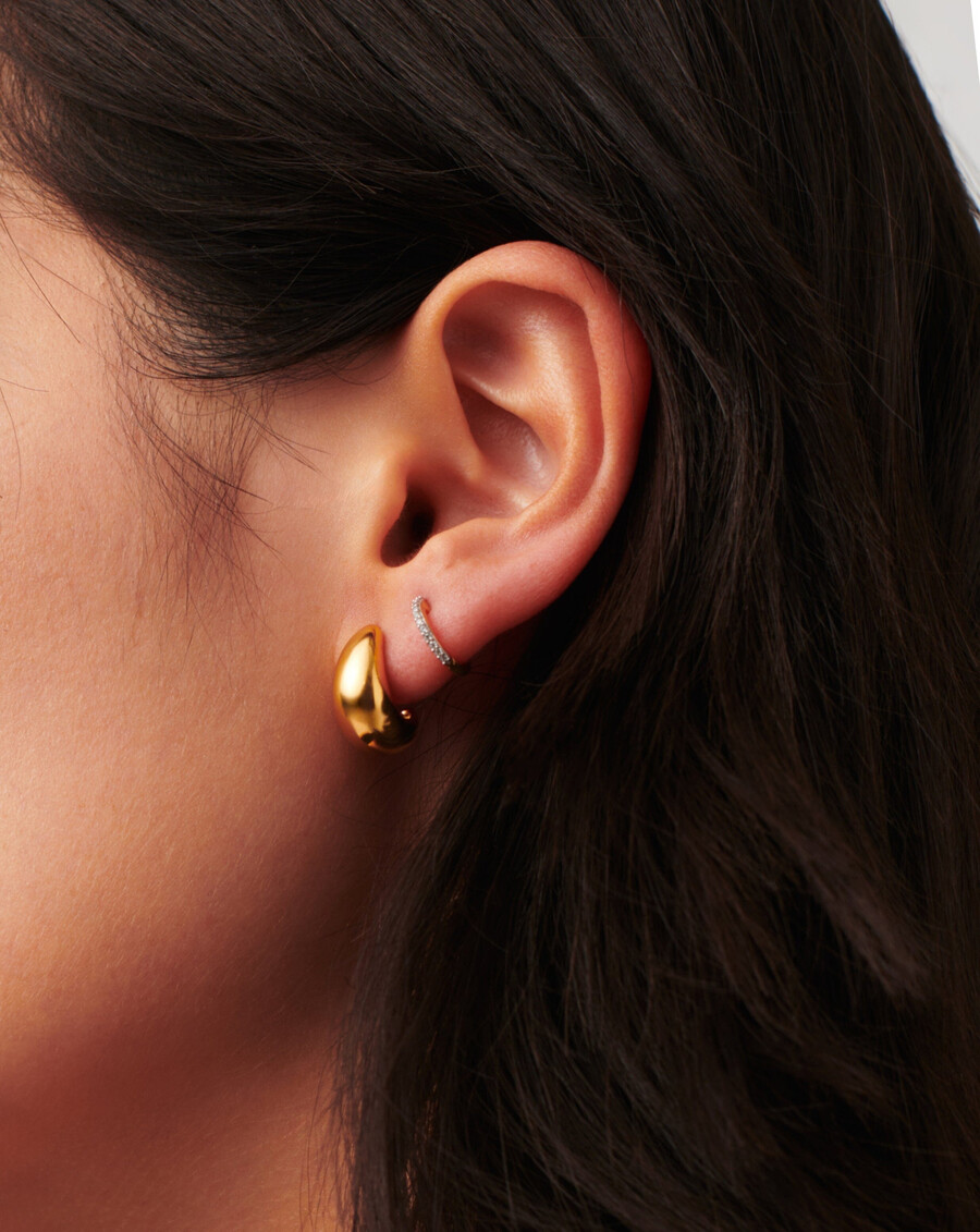 juego de pendientes con forma de cúpula pavé