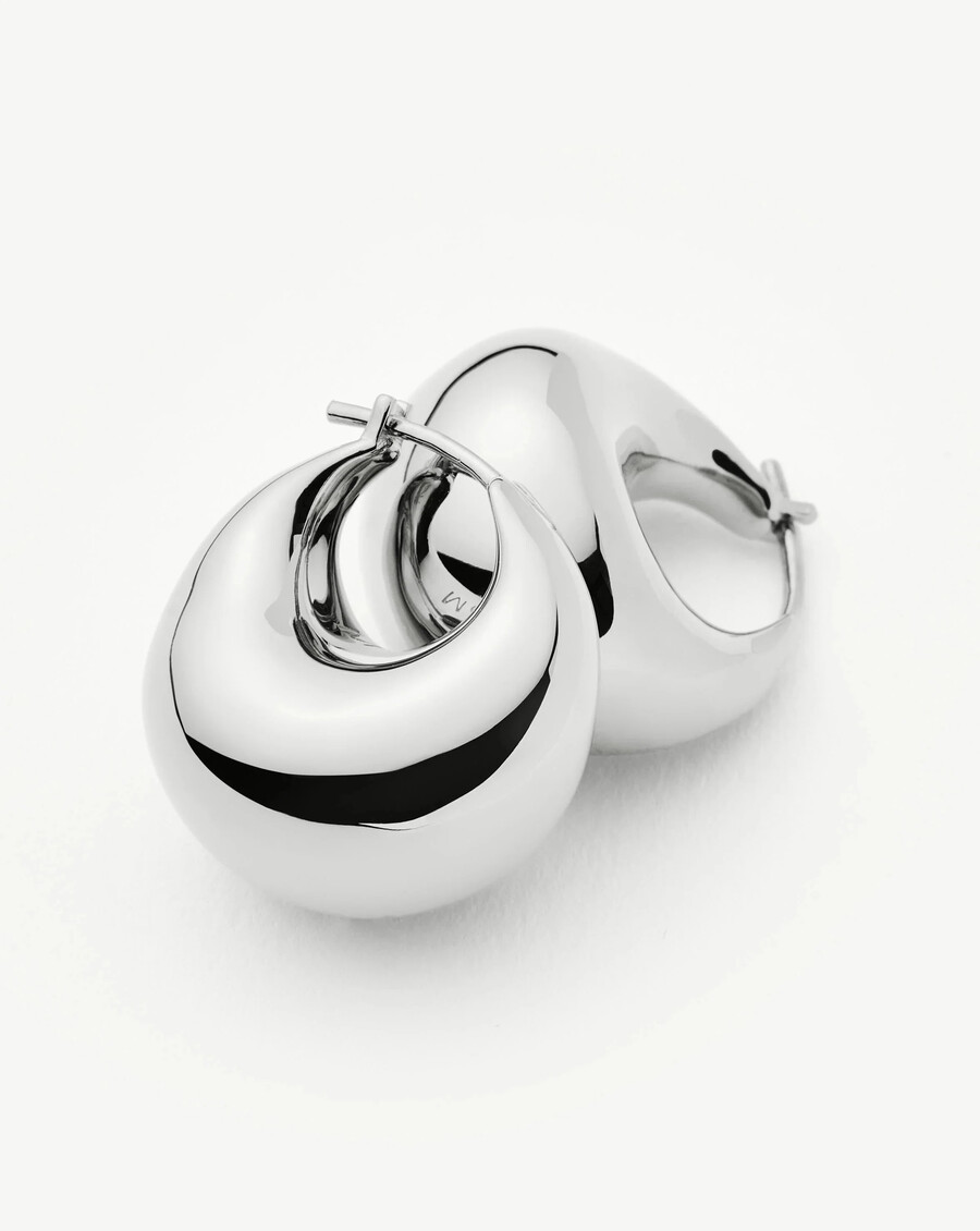 pendientes de aro pequeños de plata con forma de cúpula rechoncha y esculturales - missoma