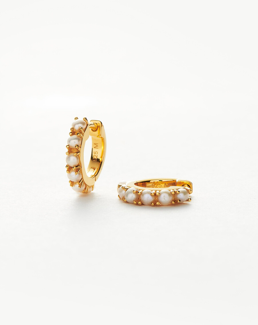 pendientes huggie con piedras preciosas - oro vermeil de 18 quilatesperla