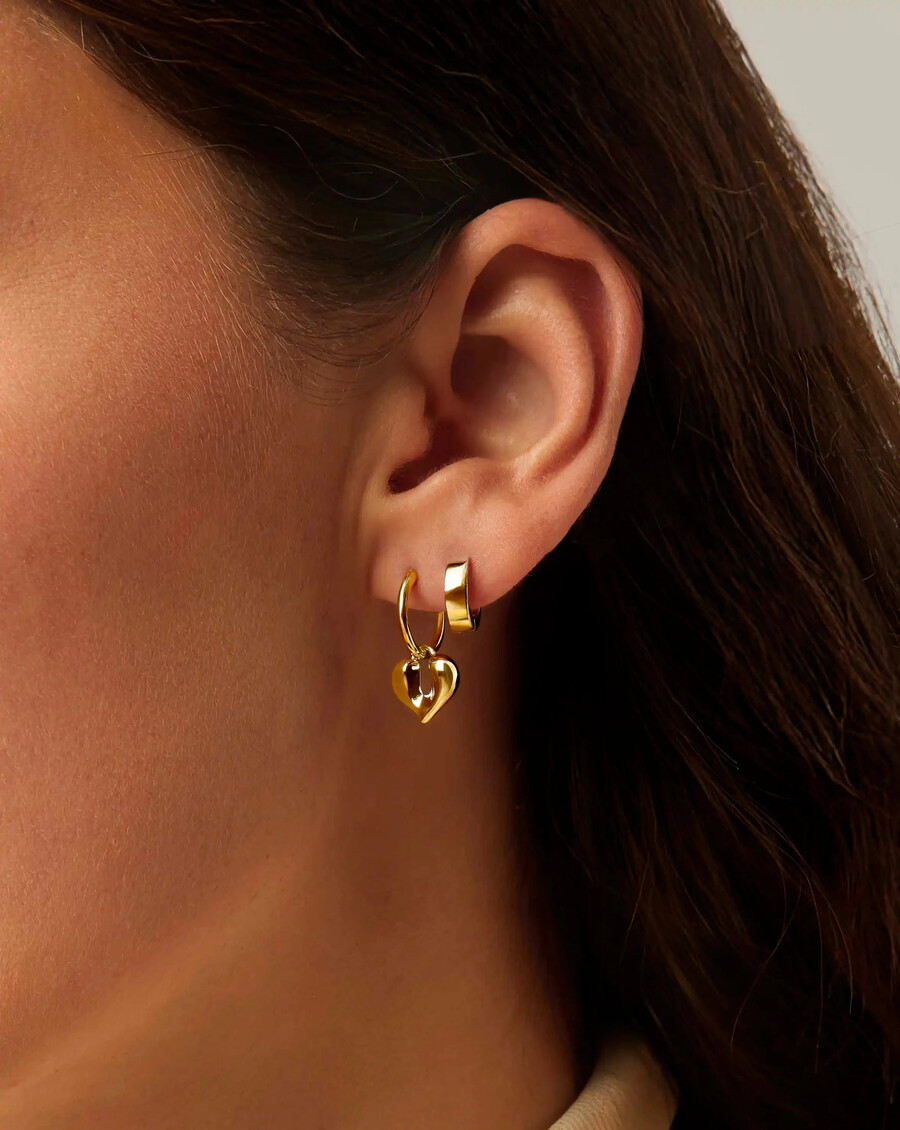 pendientes de aro con dije de corazón fundido