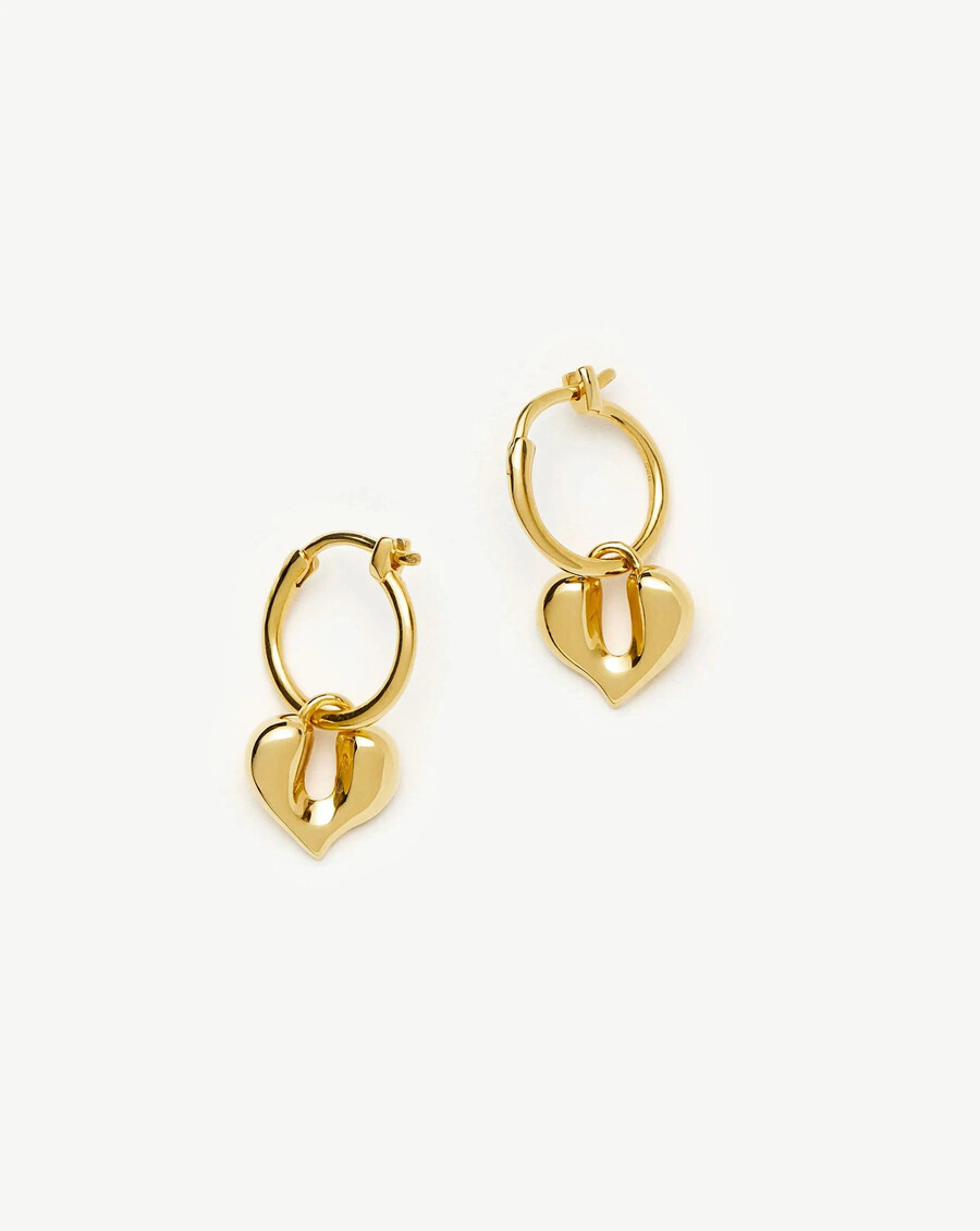 pendientes de aro con dije de corazón fundido