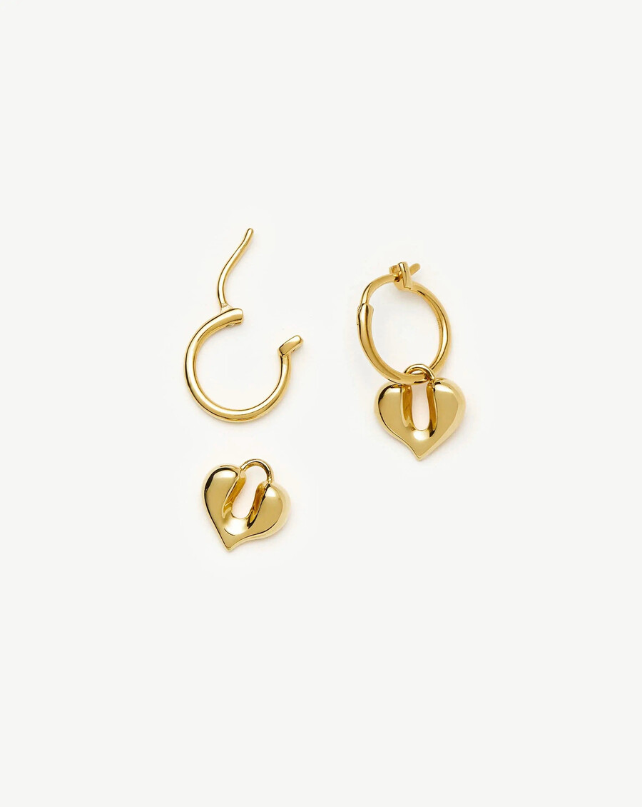pendientes de aro con dije de corazón fundido