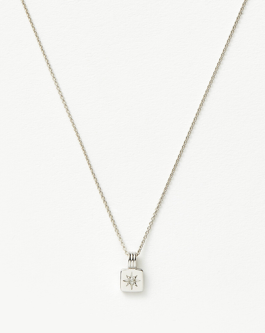 collar con colgante de mini estrella