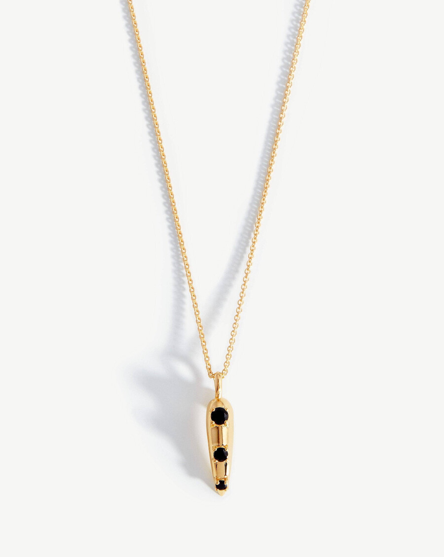 collar con colgante con garras
