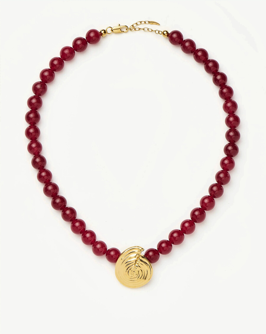 collar con colgante de cuentas de piedras preciosas en espiral - cereza oscuro
