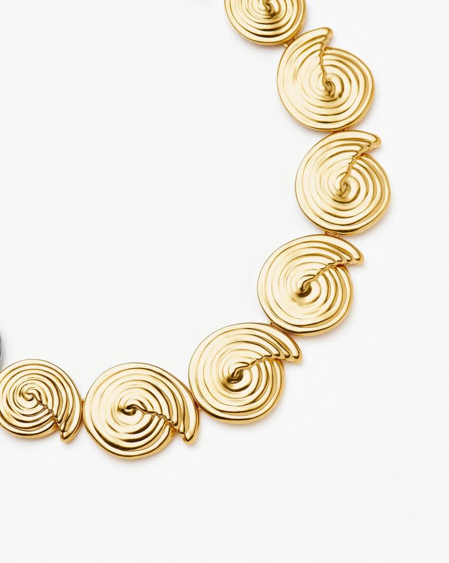 collar de cadena con declaración en espiral - oro