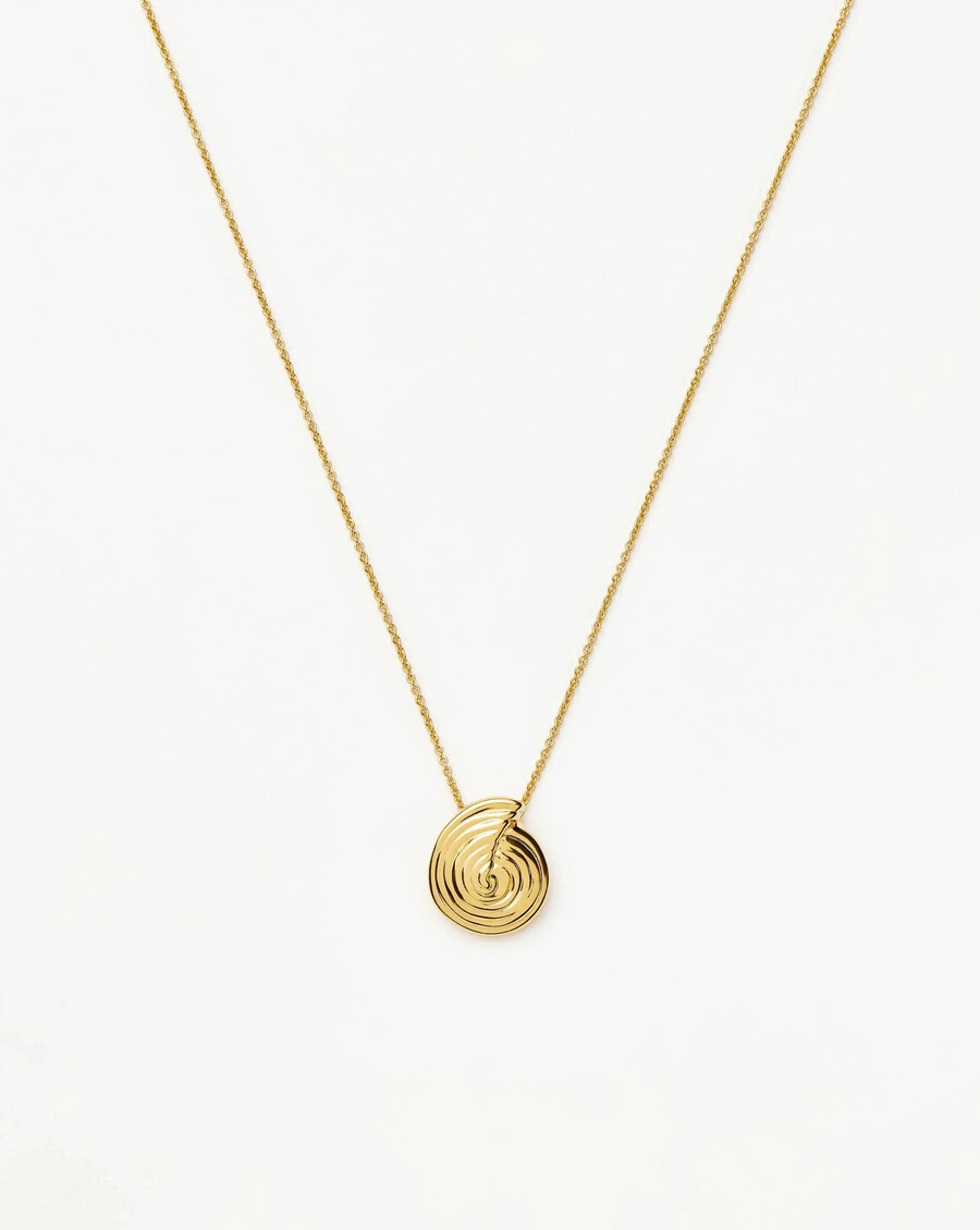 collar con mini colgante en espiral