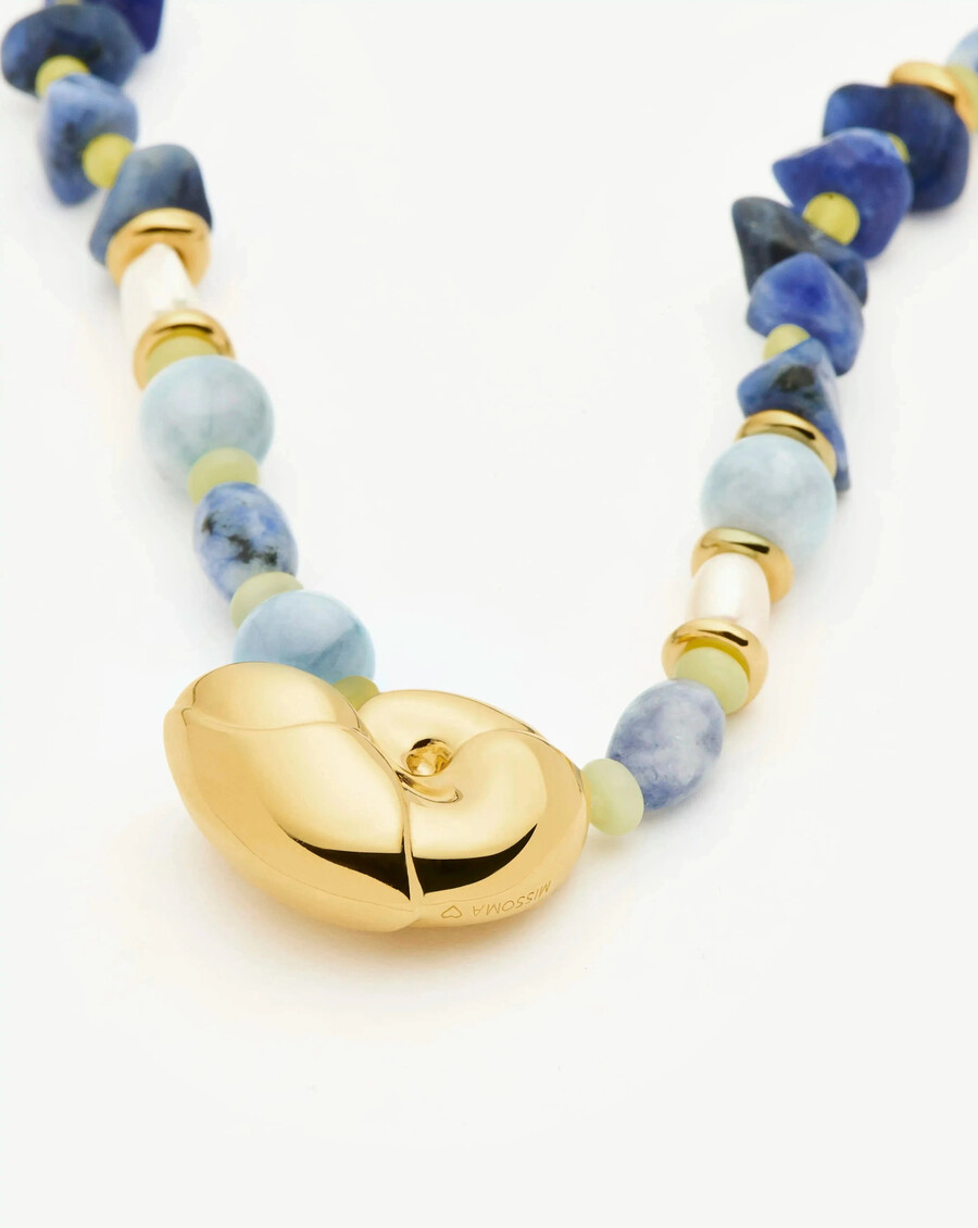 collar de cuentas múltiples con diseño de concha - dorado