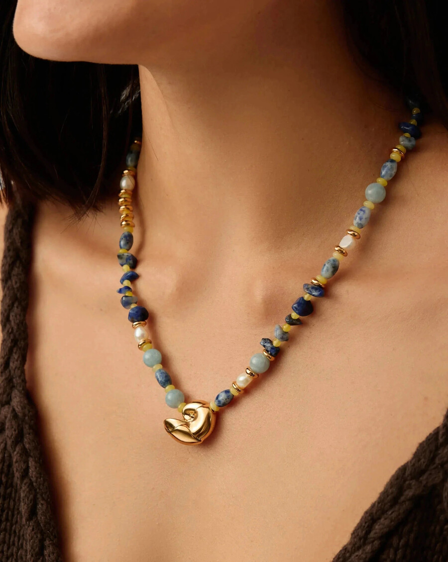 collar de cuentas múltiples con diseño de concha - dorado