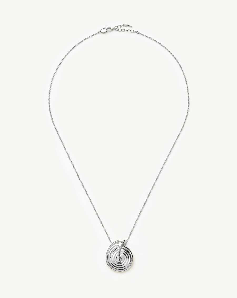collar con colgante grande en espiral