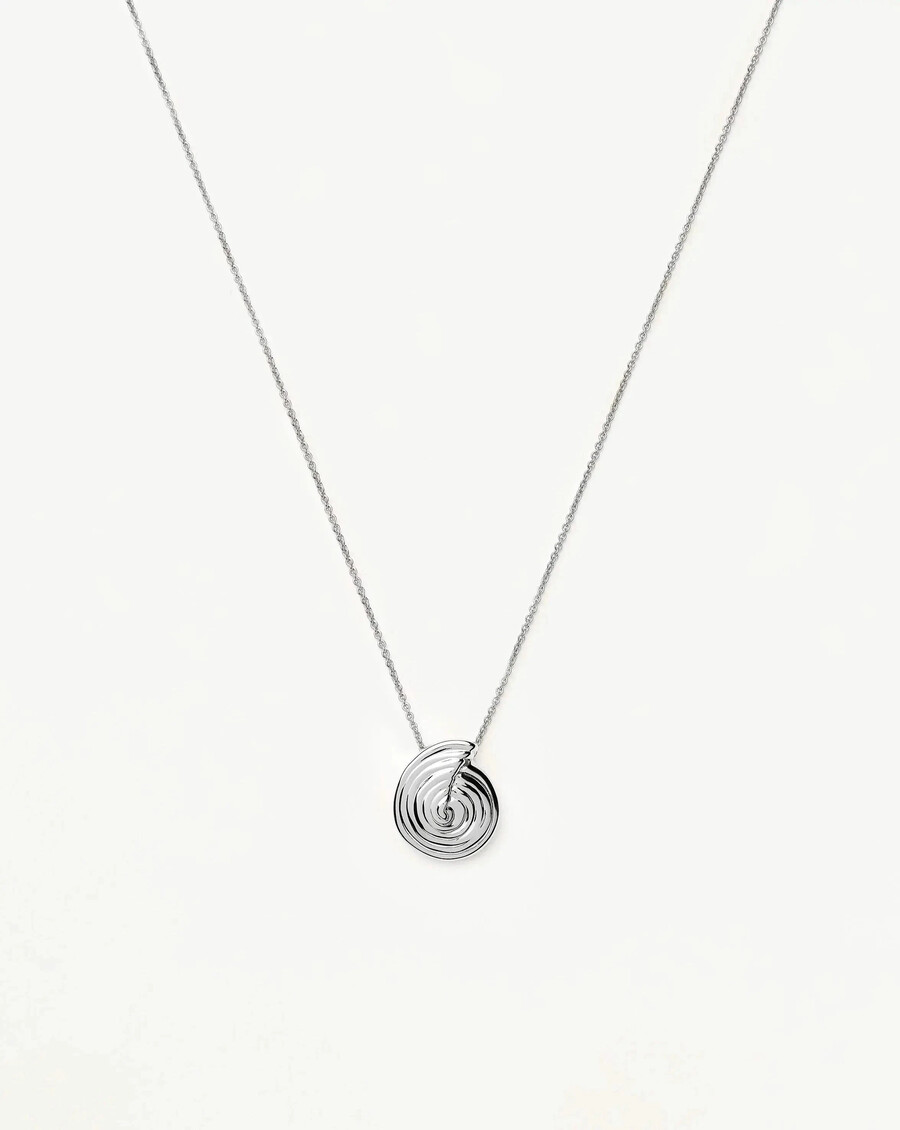 collar con mini colgante en espiral