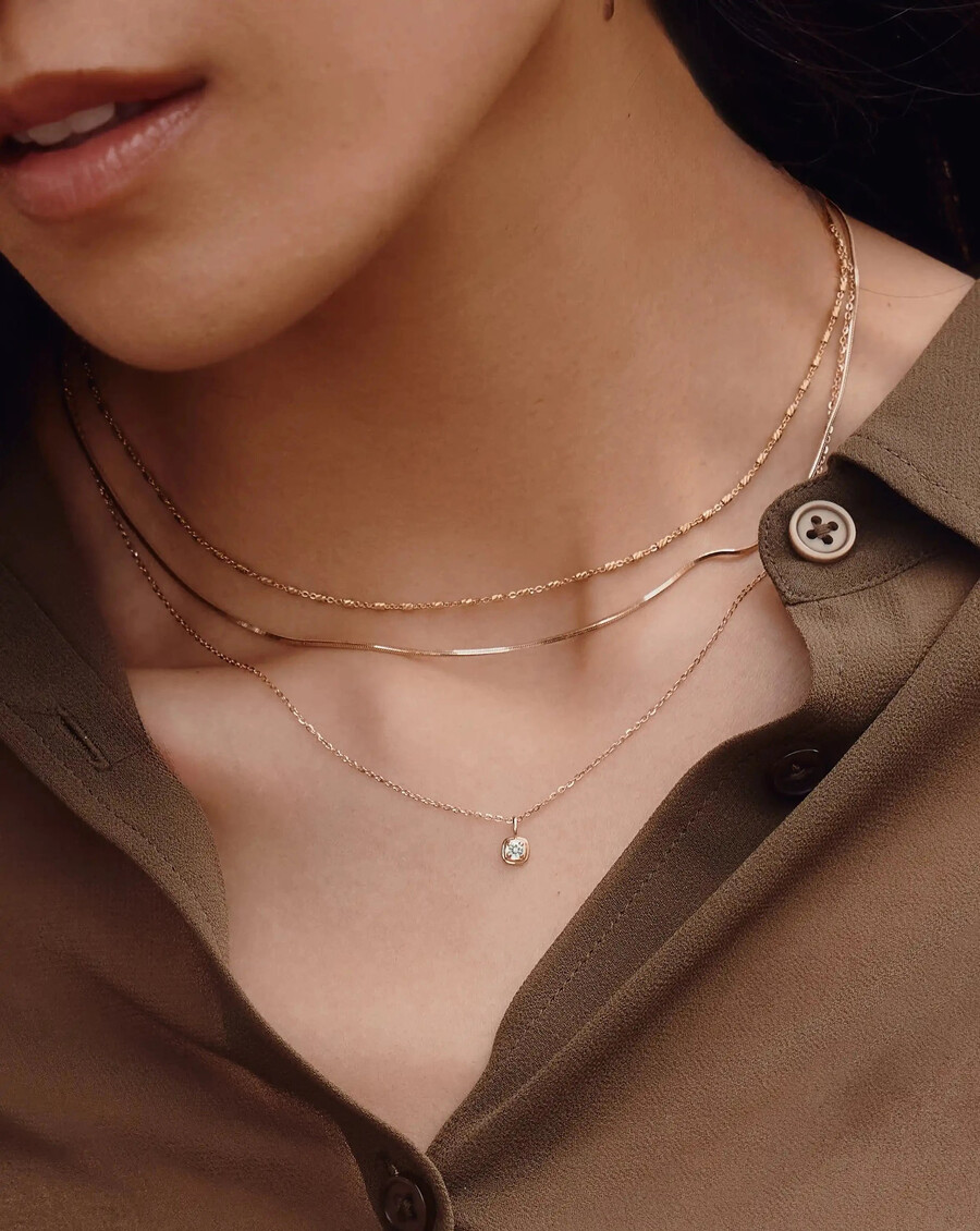 collar con colgante de piedra natal de abril en oro macizo de 14 k