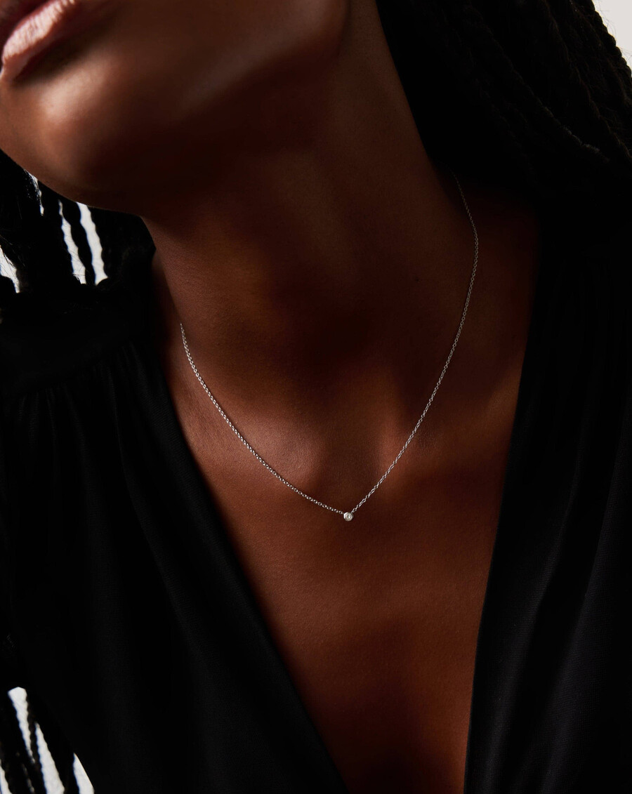collar con colgante solitario de diamantes en oro blanco macizo de 14 k