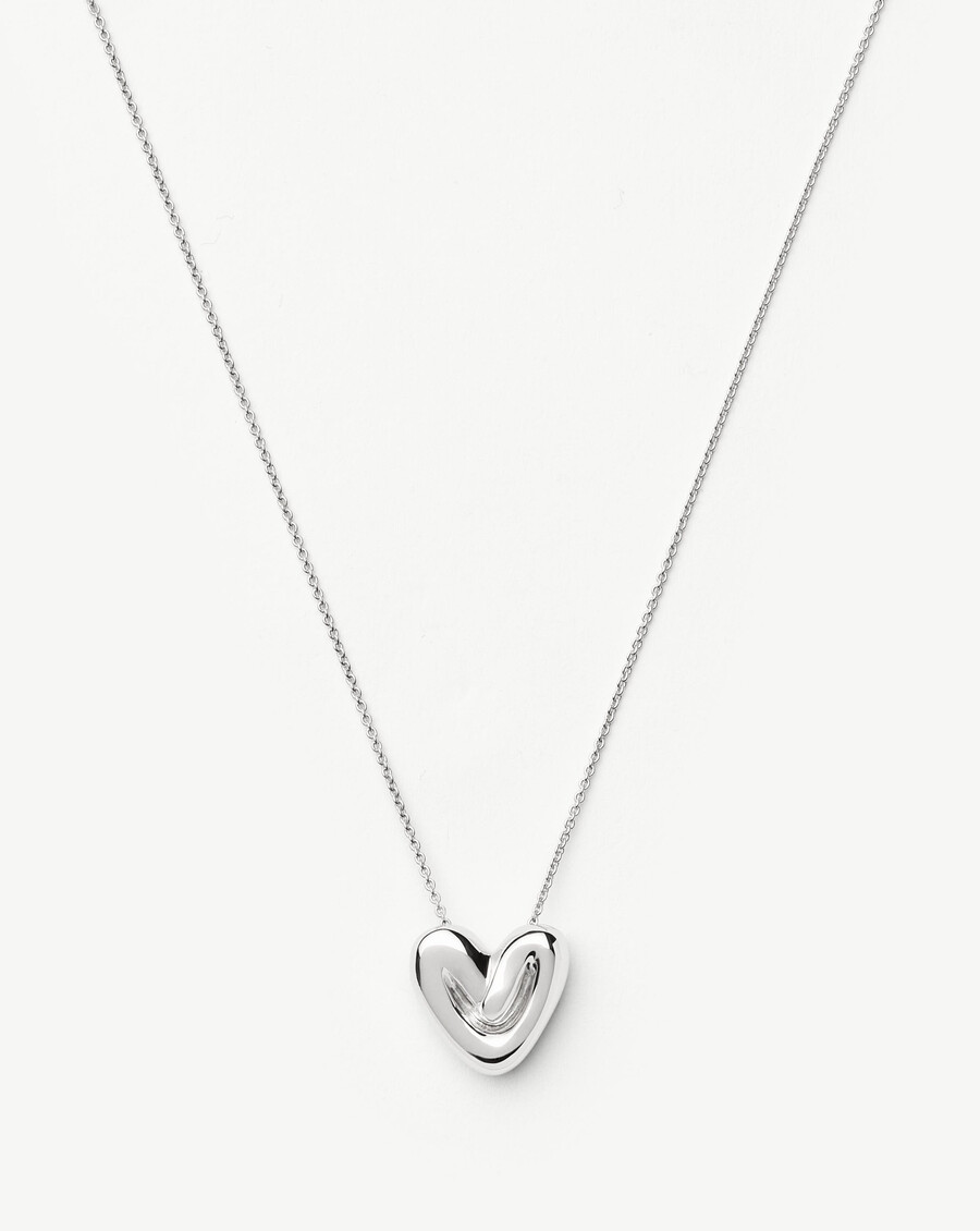 collar con colgante de corazón hinchado