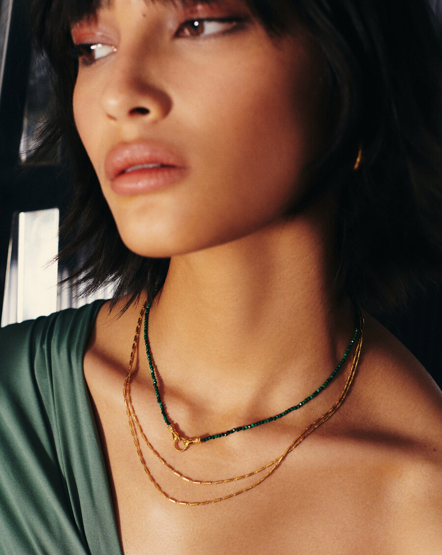 collar de oro con piedras preciosas y cuentas pequeñas en buenas manos de harris reed