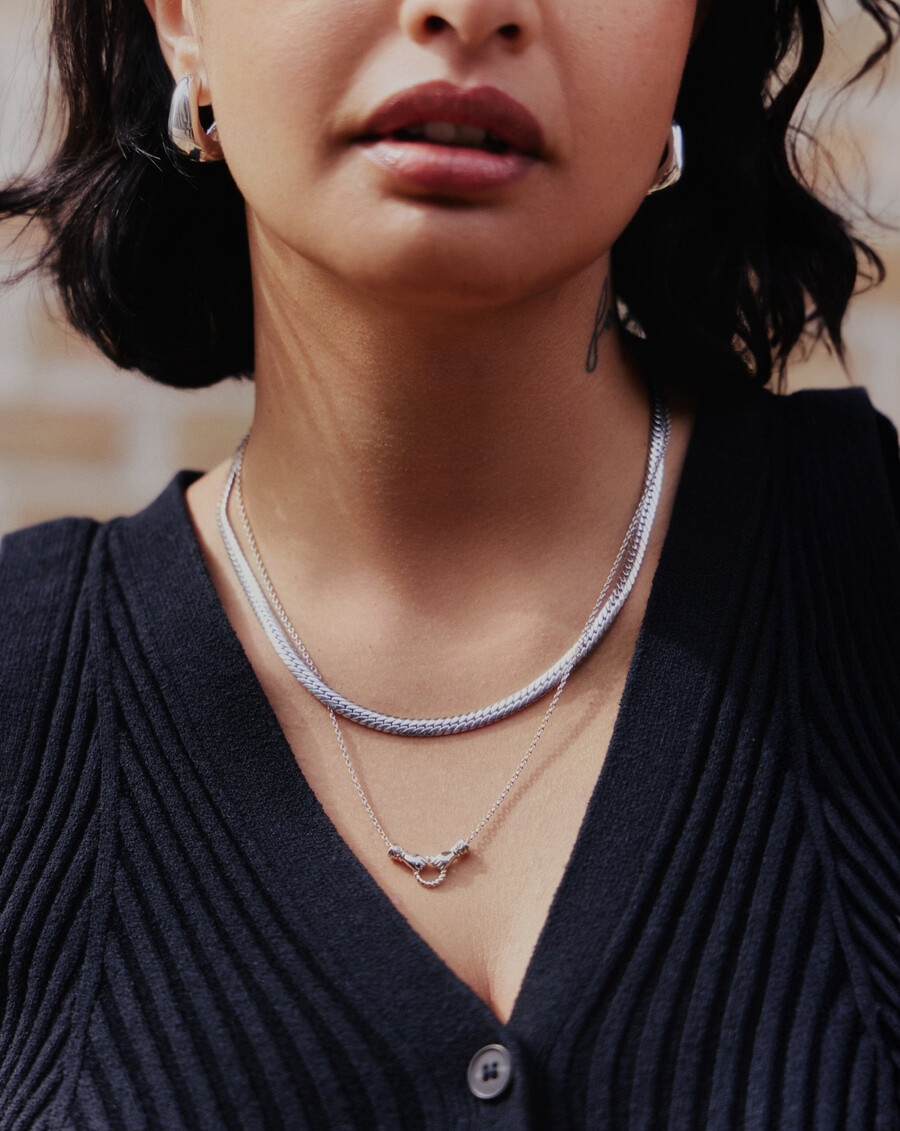 collar deslizante de plata con mini colgante en buenas manos de harris reed