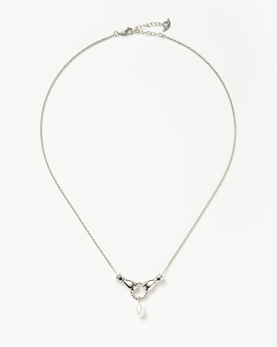 collar con colgante de gota en buenas manos de harris reed