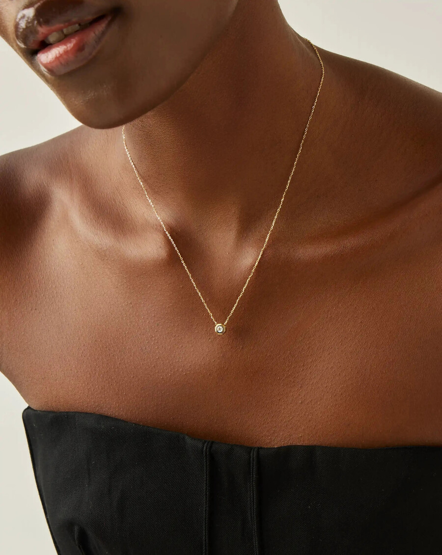 collar con colgante de diamantes finos de lucy williams