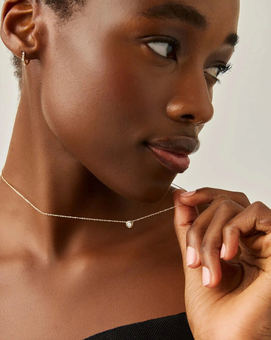 collar con colgante de diamantes finos de lucy williams