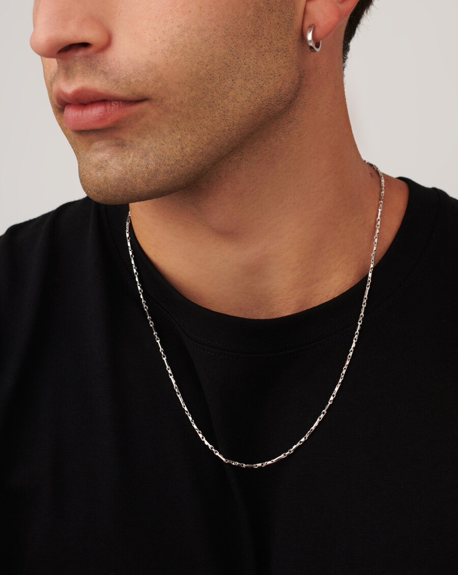 collar de cadena de plata con eslabones entrelazados para hombre
