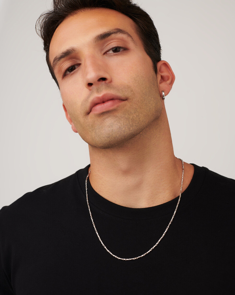collar de cadena de plata con eslabones entrelazados para hombre