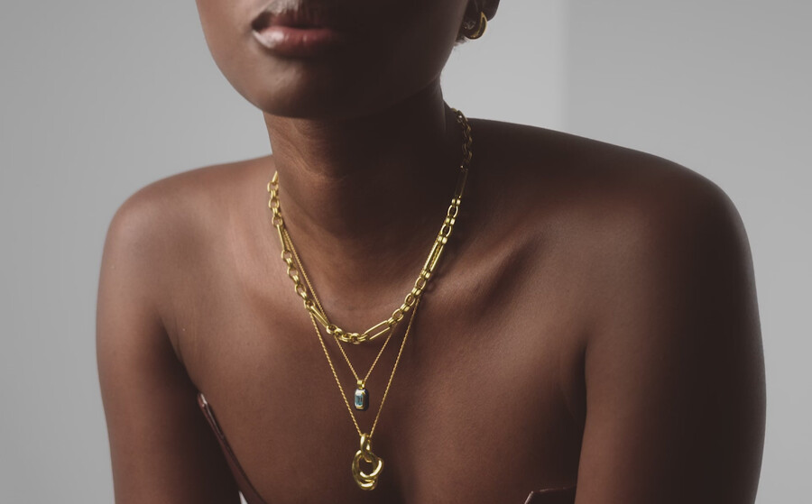 collar con colgante doble trenzado fundido