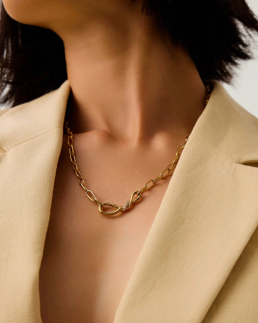 collar de cadena con clip de papel dorado de nieve fundida