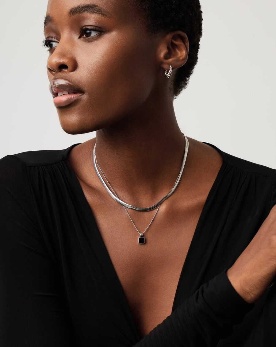 collar cuadrado de ónix negro de lucy williams