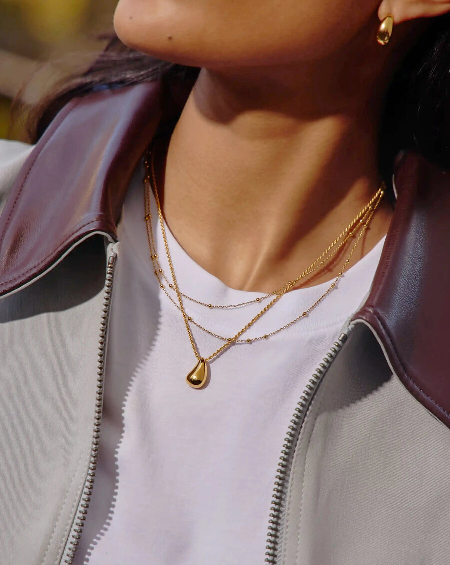 collar con colgante de gota escultural savi - oro vermeil de 18 k