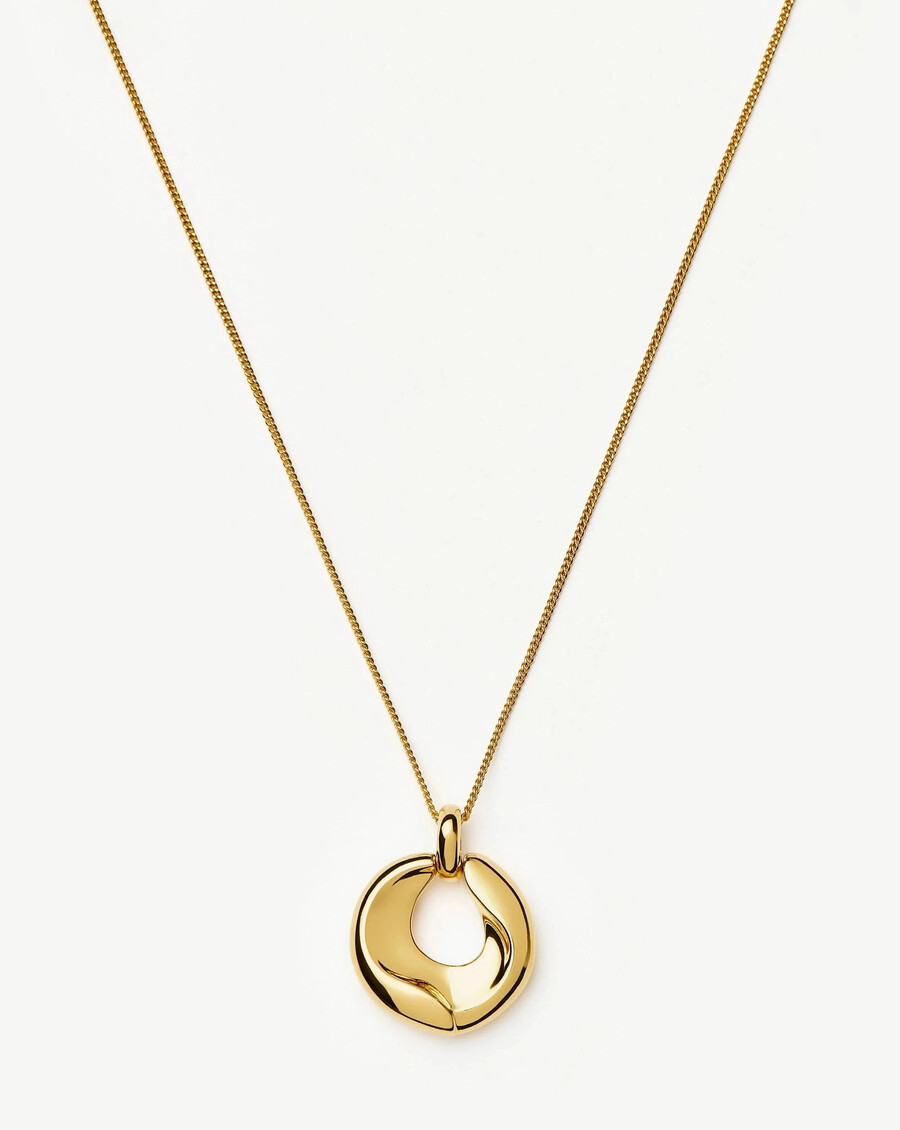 collar con colgante de oro fundido con cresta escultural
