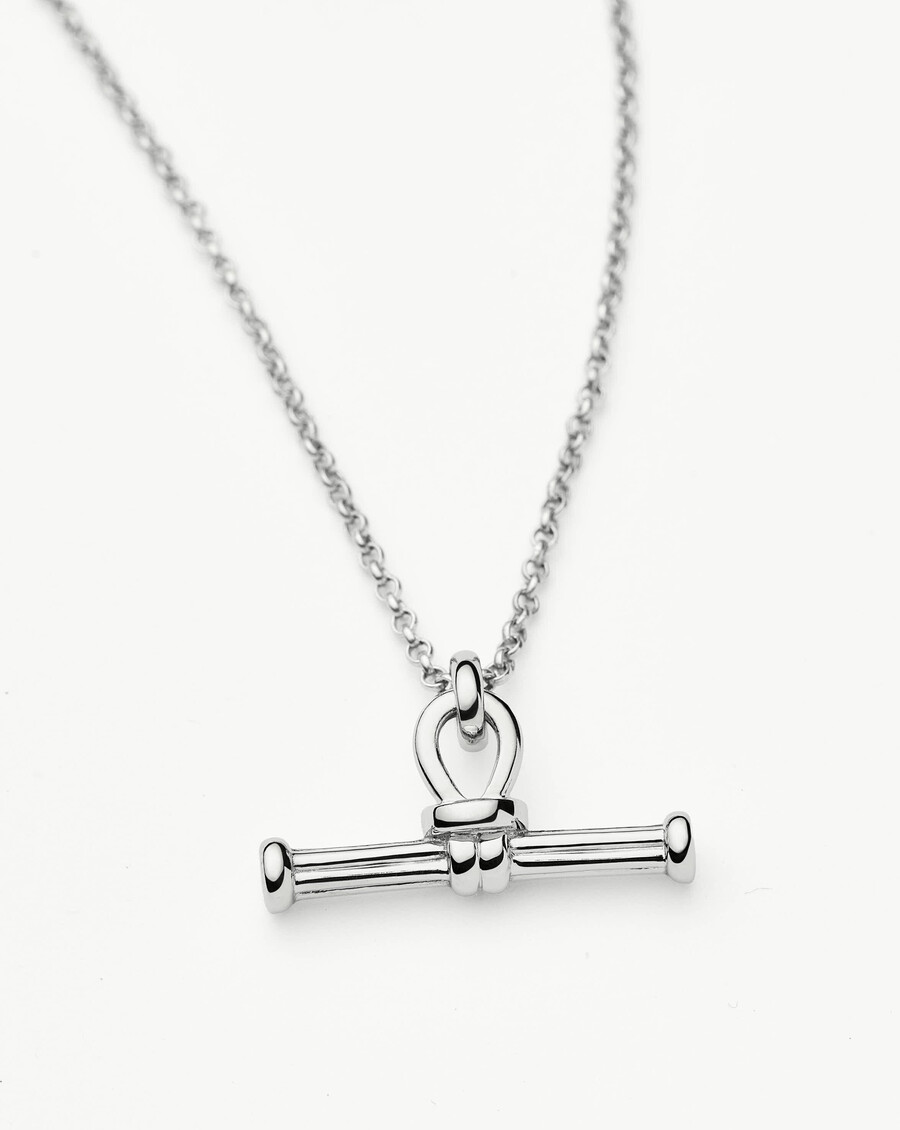 collar de cadena de plata con barra en t y cresta