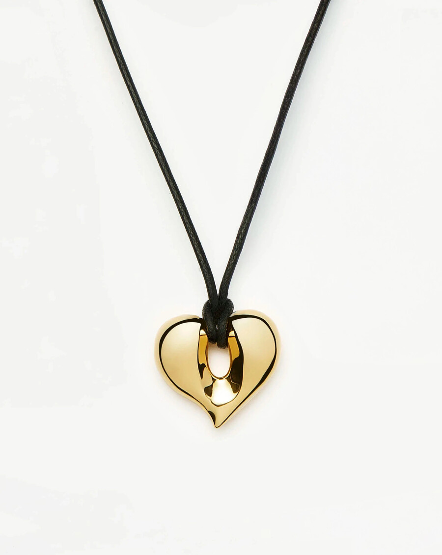collar con cordón colgante de oro con corazón fundido