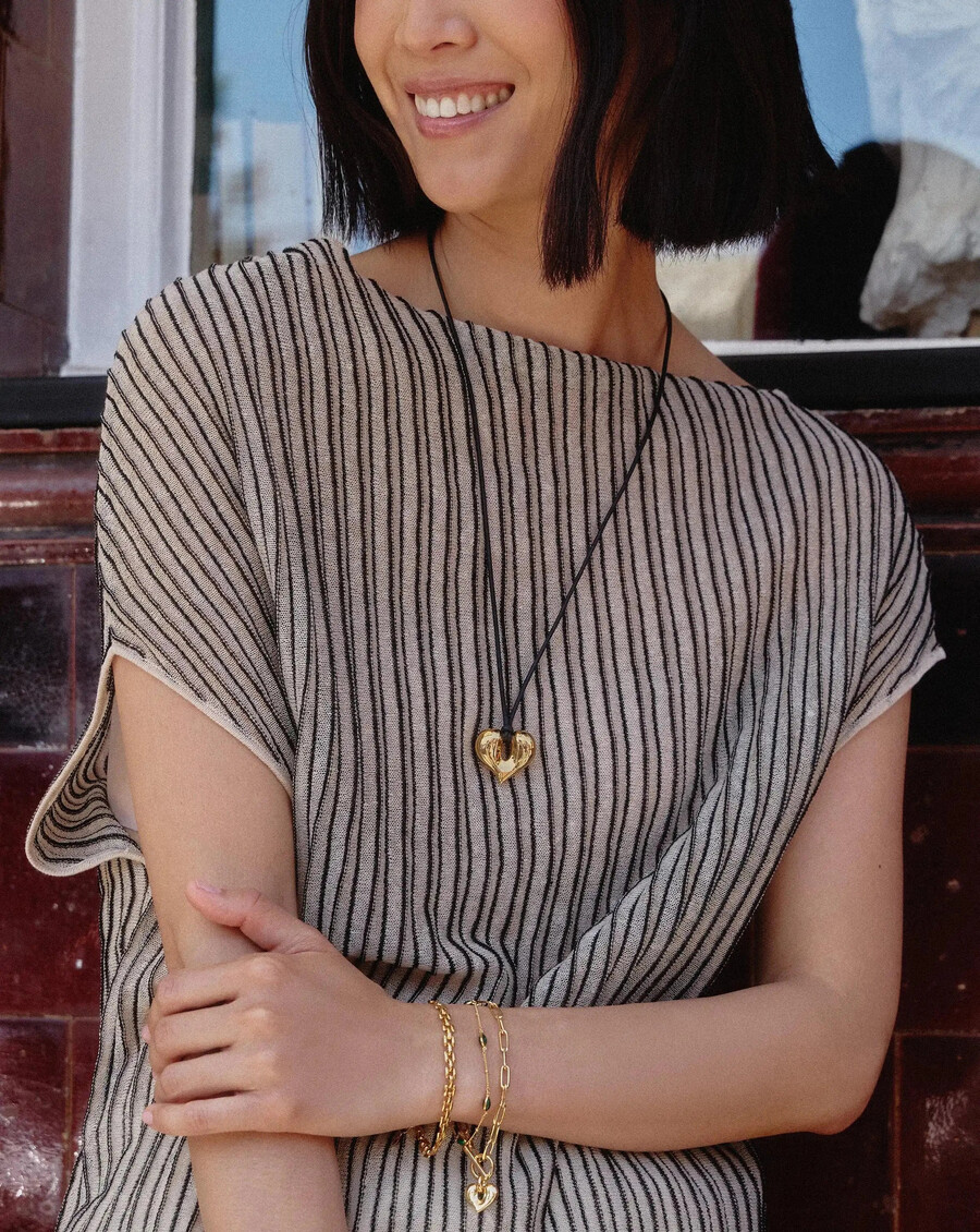 collar con cordón colgante de oro con corazón fundido