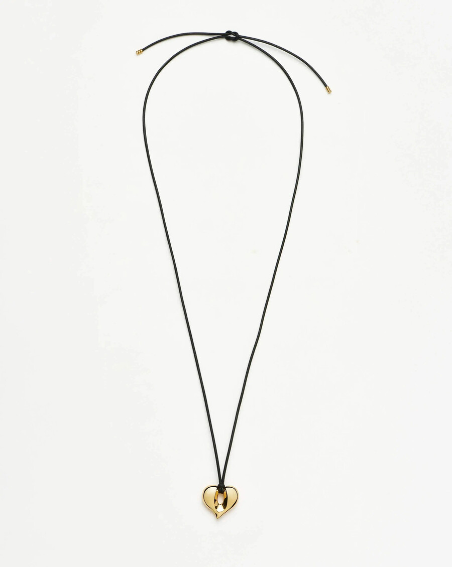 collar con cordón colgante de oro con corazón fundido
