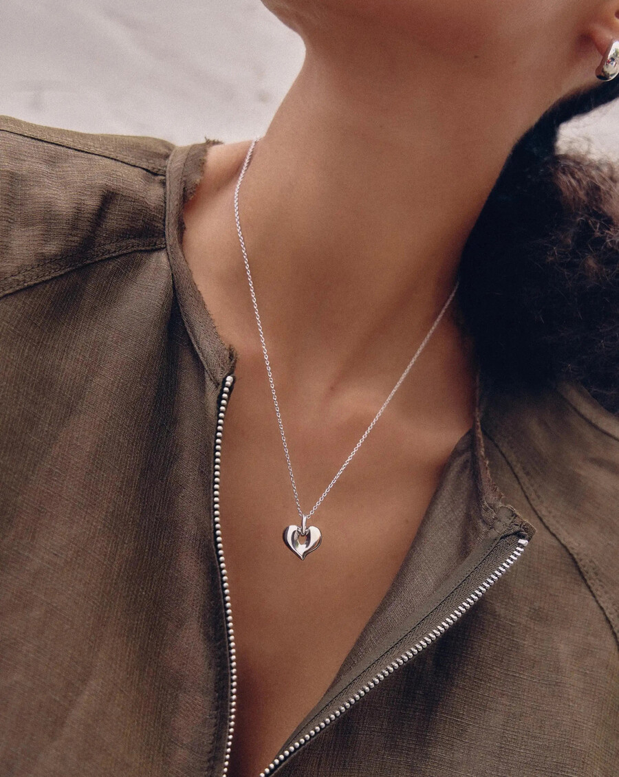 collar con colgante de corazón fundido